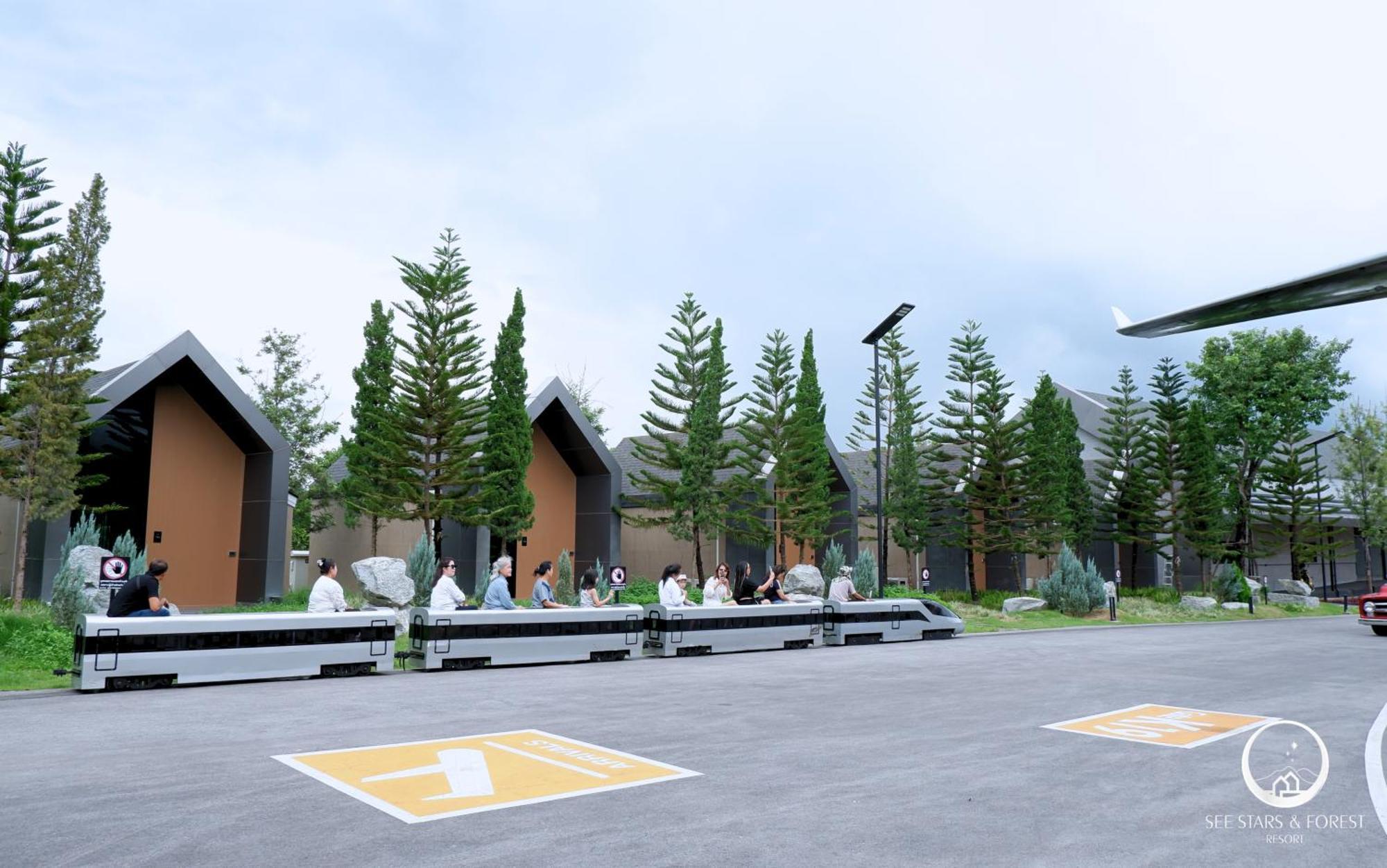 Amphoe Sawang Daen Din See Stars & Forest Resort מראה חיצוני תמונה